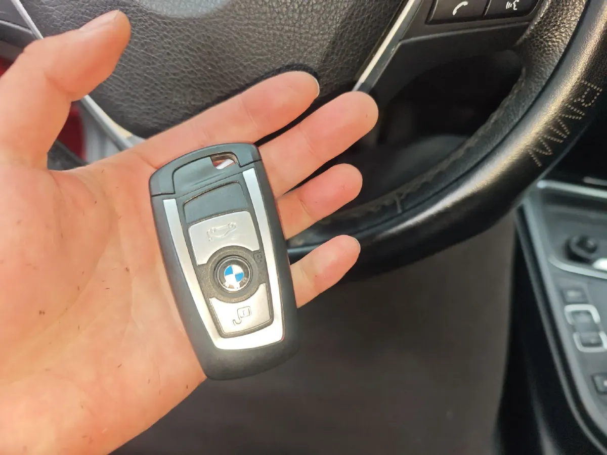 2014 BMW 3 Series 2.0T 184HP L4 8AT,autocango,china used car exporter,china ev exporter,chinese used car exporter,chinese used ev exporter