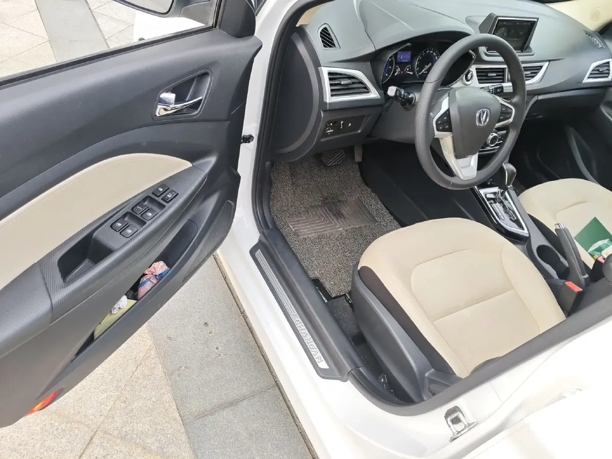 2015 ChangAn Alsvin V7 1.6L 124HP L4 4AT,autocango,china used car exporter,china ev exporter,chinese used car exporter,chinese used ev exporter