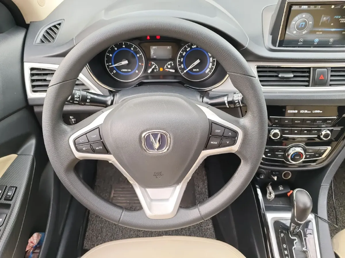 2015 ChangAn Alsvin V7 1.6L 124HP L4 4AT,autocango,china used car exporter,china ev exporter,chinese used car exporter,chinese used ev exporter