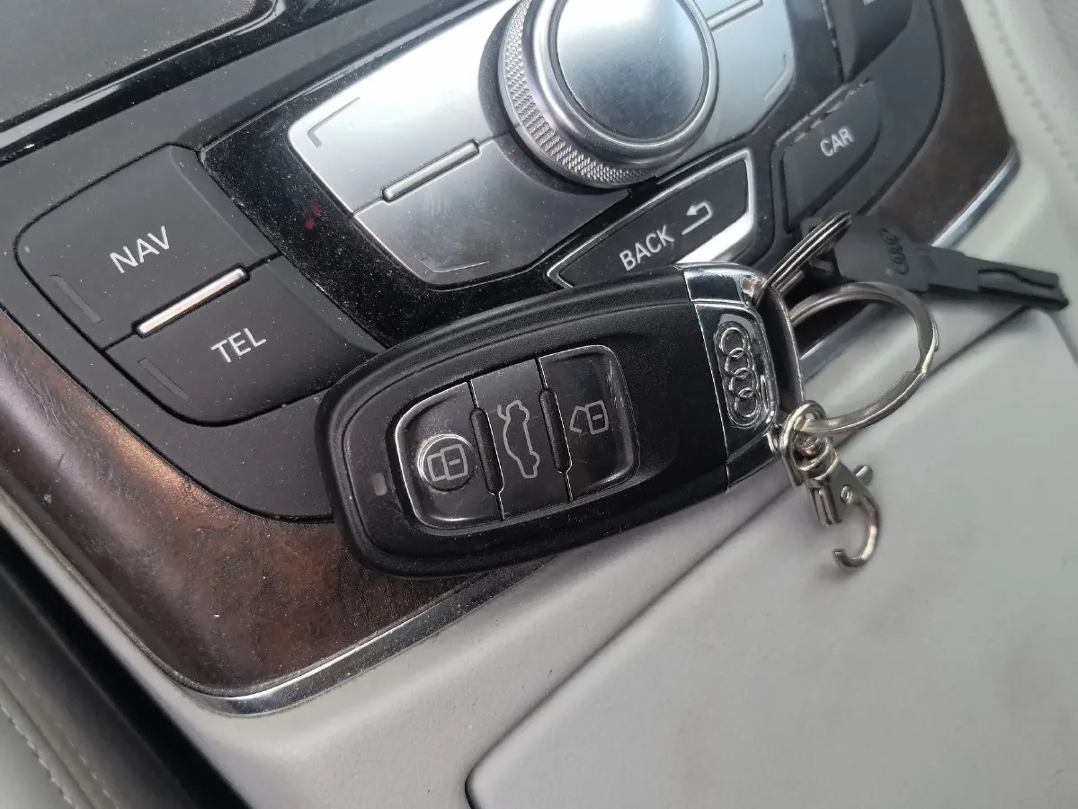 2012 Audi A6L 3.0T 299HP V6 7DCT,autocango,china used car exporter,china ev exporter,chinese used car exporter,chinese used ev exporter