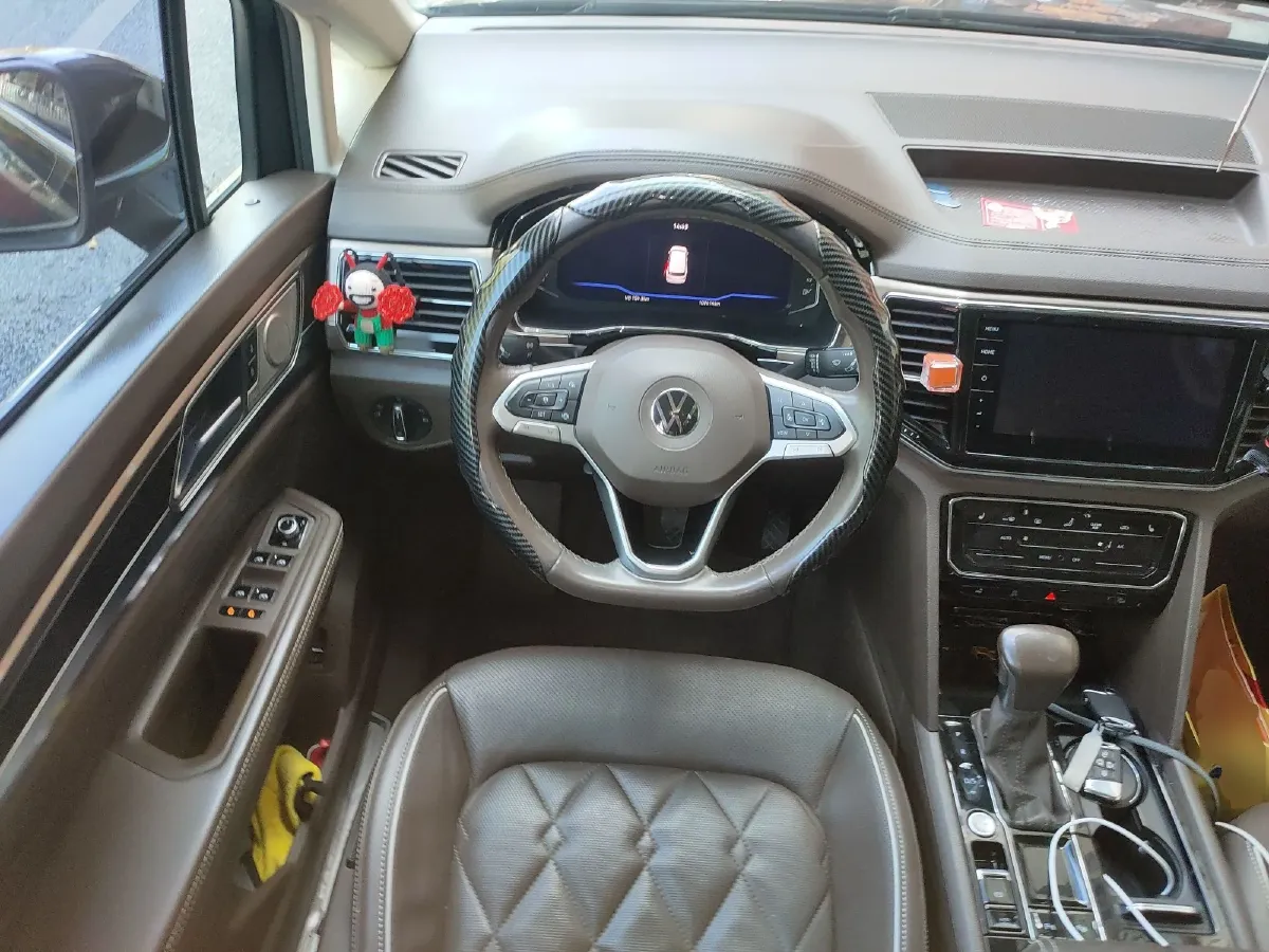 2020 Volkswagen Viloran 2.0T 220HP L4 7DCT,autocango,china used car exporter,china ev exporter,chinese used car exporter,chinese used ev exporter