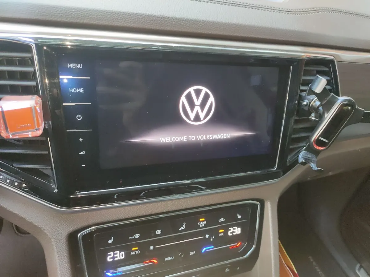 2020 Volkswagen Viloran 2.0T 220HP L4 7DCT,autocango,china used car exporter,china ev exporter,chinese used car exporter,chinese used ev exporter