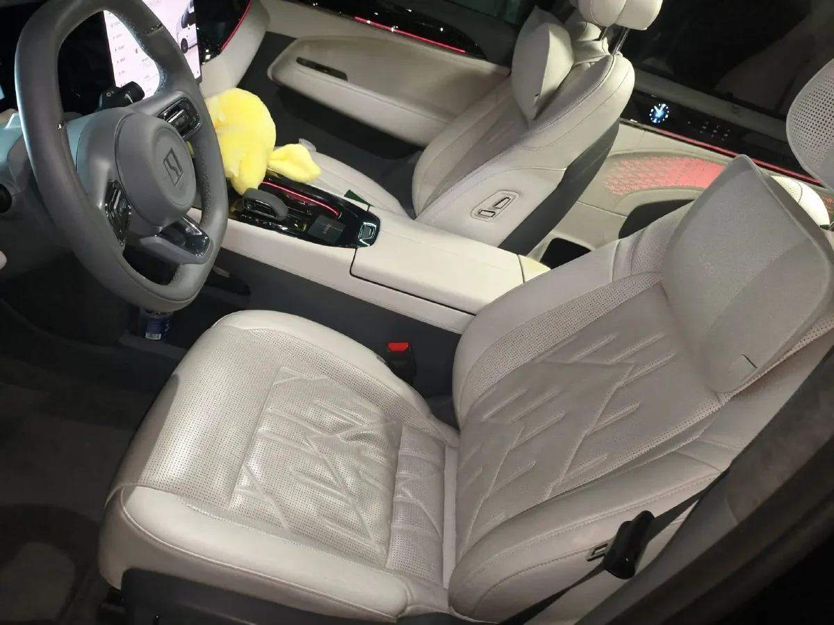 2024 Zeekr 009 BEV 108KWH,autocango,china used car exporter,china ev exporter,chinese used car exporter,chinese used ev exporter