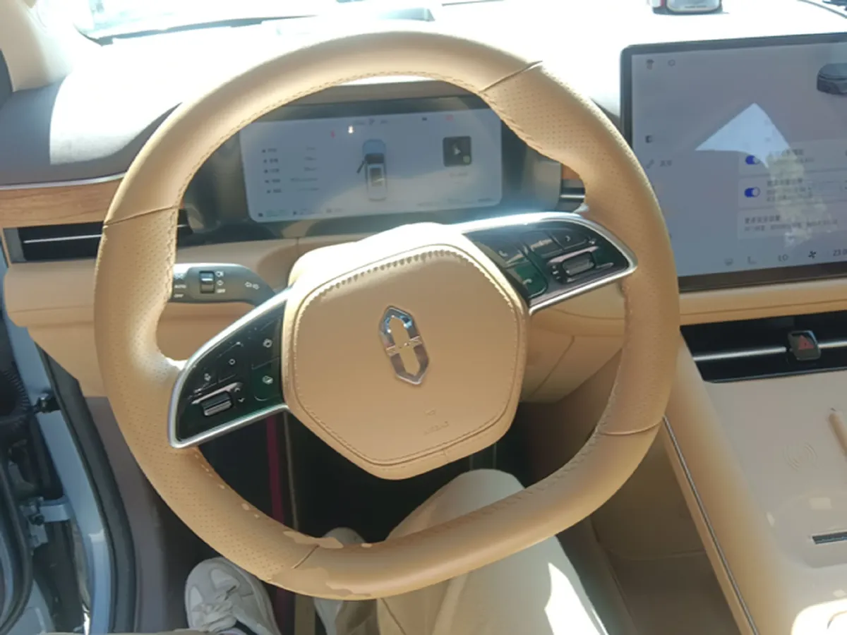 2024 AITO AITO M7 1.5T 152HP L4 REEV 40KWH,autocango,china used car exporter,china ev exporter,chinese used car exporter,chinese used ev exporter