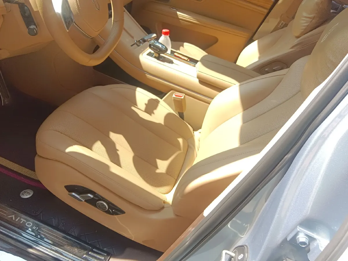 2024 AITO AITO M7 1.5T 152HP L4 REEV 40KWH,autocango,china used car exporter,china ev exporter,chinese used car exporter,chinese used ev exporter