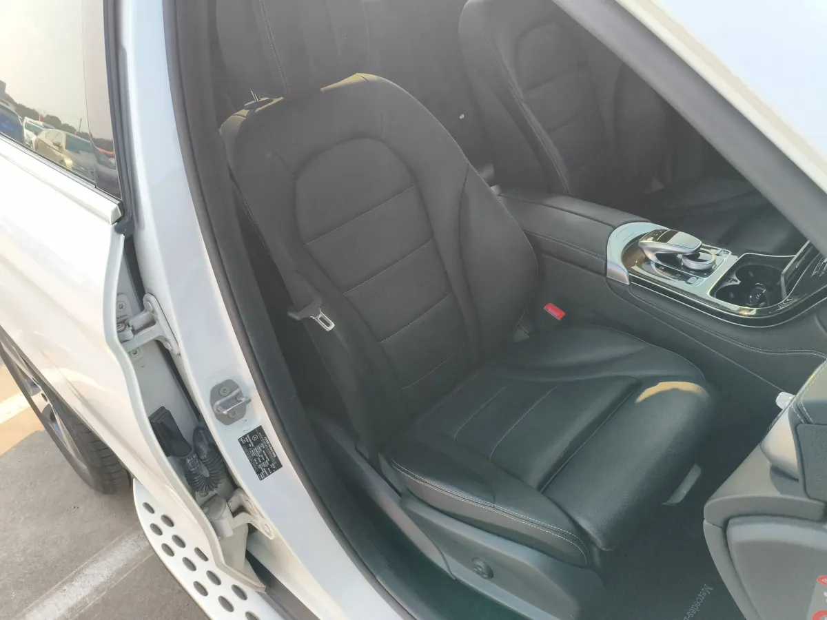 2017 Mercedes-Benz GLC Class 2.0T 211HP L4 9AT,autocango,china used car exporter,china ev exporter,chinese used car exporter,chinese used ev exporter