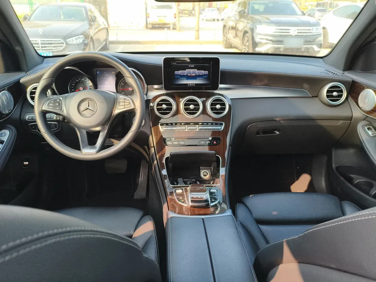 2017 Mercedes-Benz GLC Class 2.0T 211HP L4 9AT,autocango,china used car exporter,china ev exporter,chinese used car exporter,chinese used ev exporter