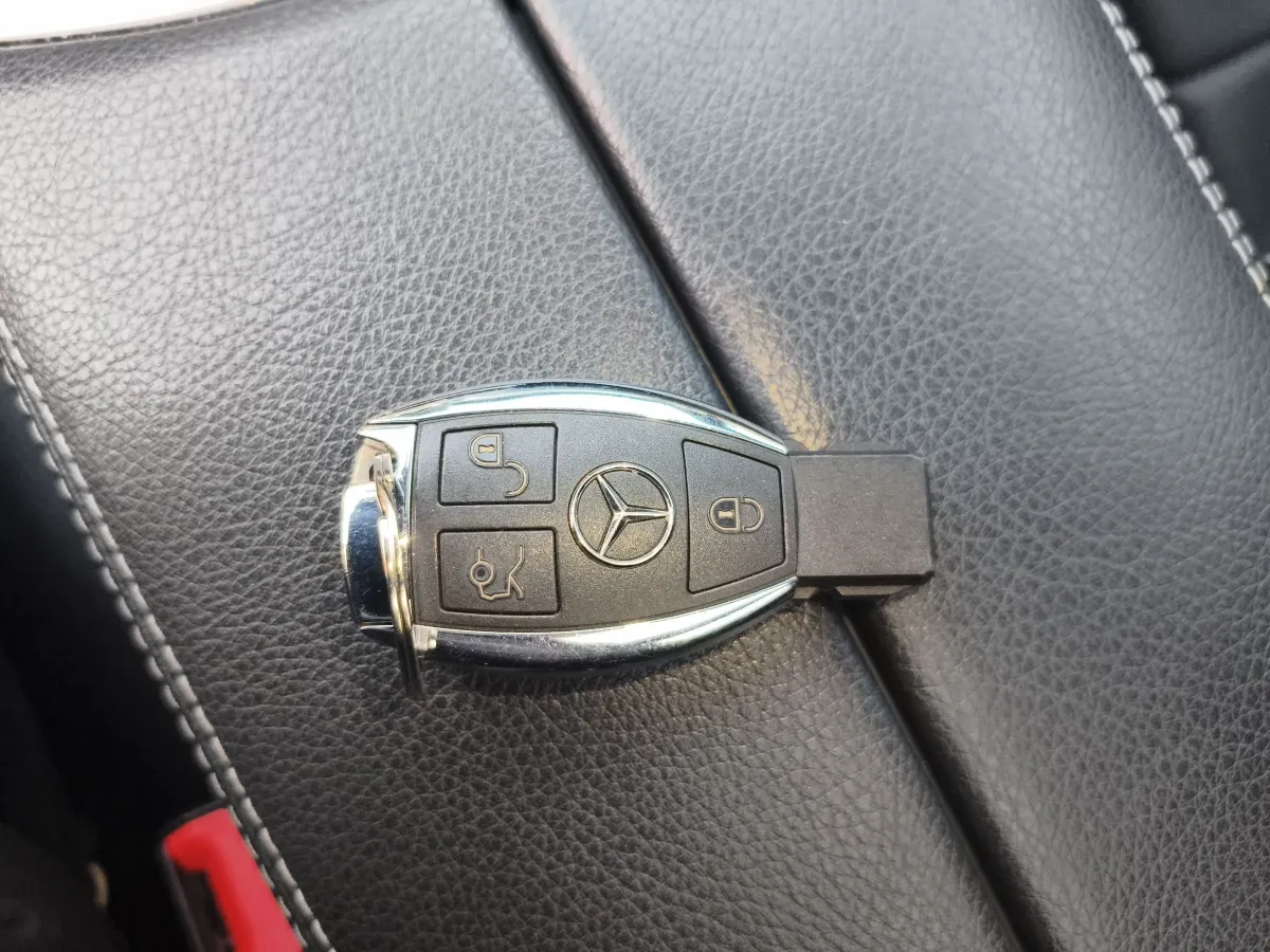 2017 Mercedes-Benz GLC Class 2.0T 211HP L4 9AT,autocango,china used car exporter,china ev exporter,chinese used car exporter,chinese used ev exporter