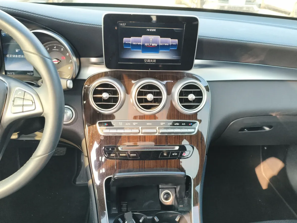 2017 Mercedes-Benz GLC Class 2.0T 211HP L4 9AT,autocango,china used car exporter,china ev exporter,chinese used car exporter,chinese used ev exporter