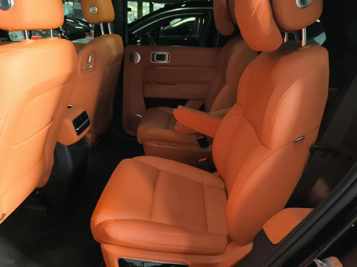 2023 Li L8 Range Extended 154HP REEV 40.9KWH,autocango,china used car exporter,china ev exporter,chinese used car exporter,chinese used ev exporter