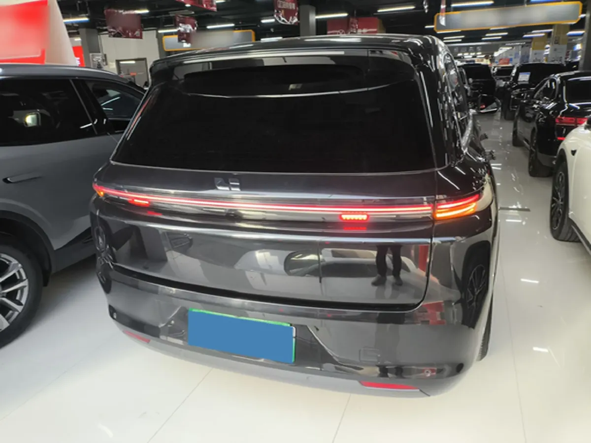 2023 Li L8 Range Extended 154HP REEV 40.9KWH,autocango,china used car exporter,china ev exporter,chinese used car exporter,chinese used ev exporter