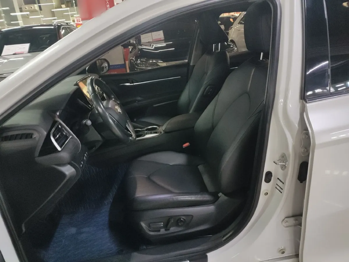 2021 Toyota Camry 2.5L 209HP L4 8AT,autocango,china used car exporter,china ev exporter,chinese used car exporter,chinese used ev exporter