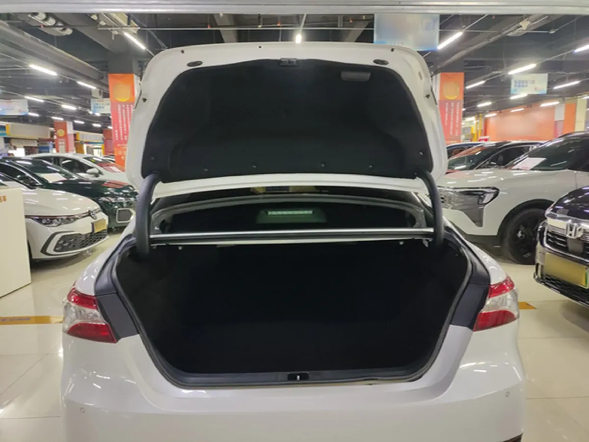 2021 Toyota Camry 2.5L 209HP L4 8AT,autocango,china used car exporter,china ev exporter,chinese used car exporter,chinese used ev exporter