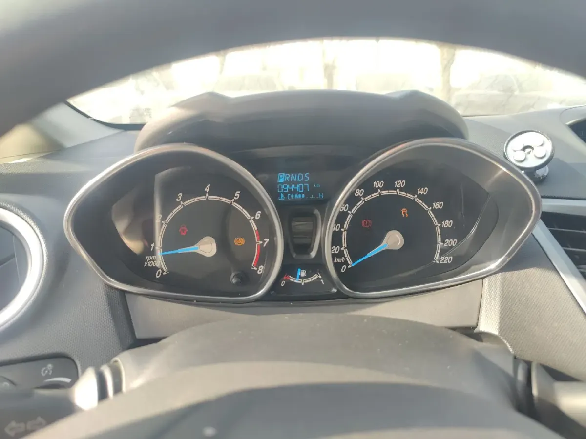 2013 Ford Fiesta 1.5L 110HP L4 6DCT,autocango,china used car exporter,china ev exporter,chinese used car exporter,chinese used ev exporter