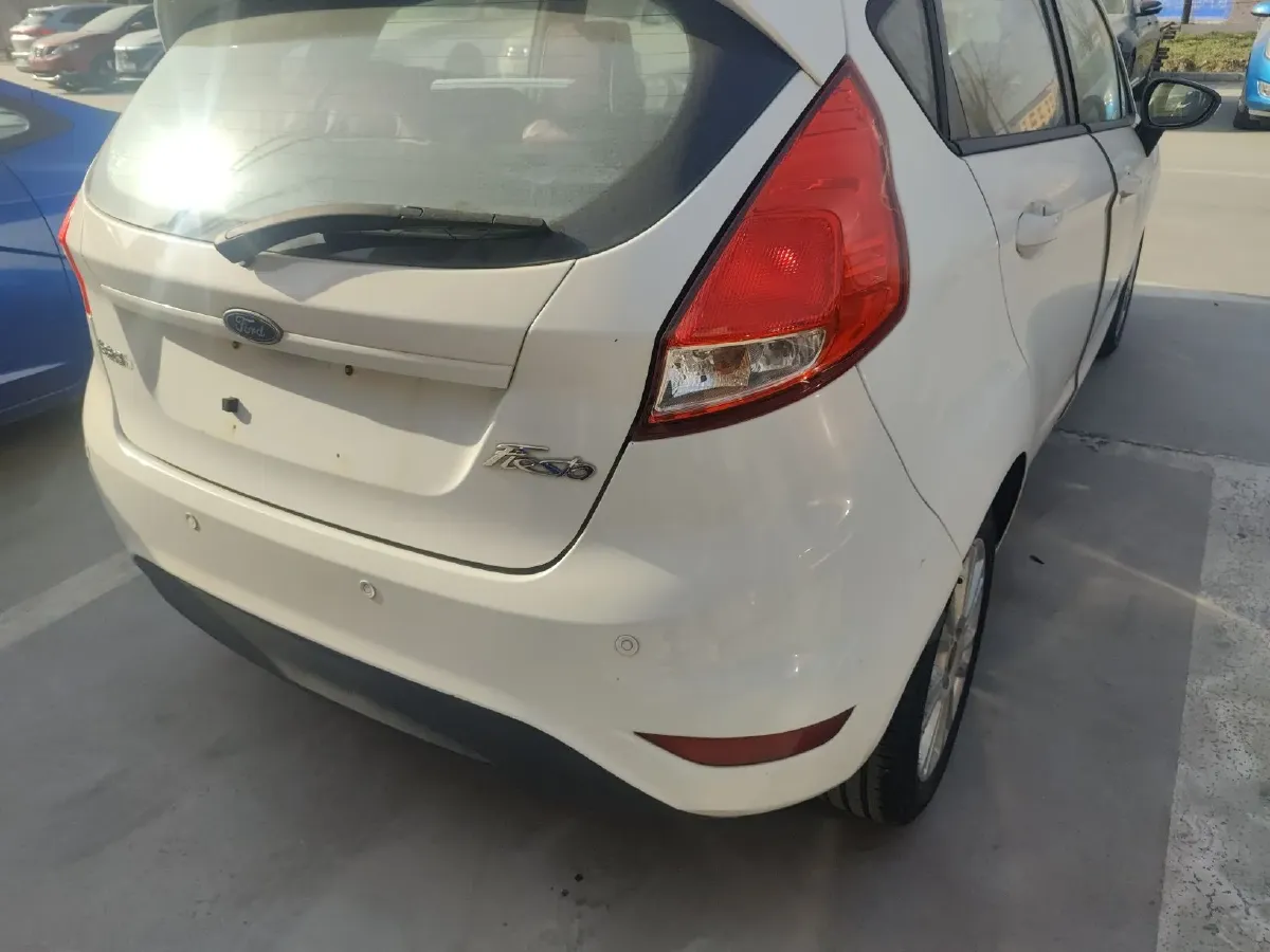 2013 Ford Fiesta 1.5L 110HP L4 6DCT,autocango,china used car exporter,china ev exporter,chinese used car exporter,chinese used ev exporter