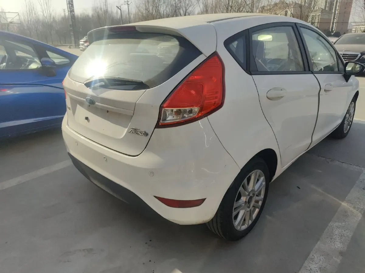 2013 Ford Fiesta 1.5L 110HP L4 6DCT,autocango,china used car exporter,china ev exporter,chinese used car exporter,chinese used ev exporter