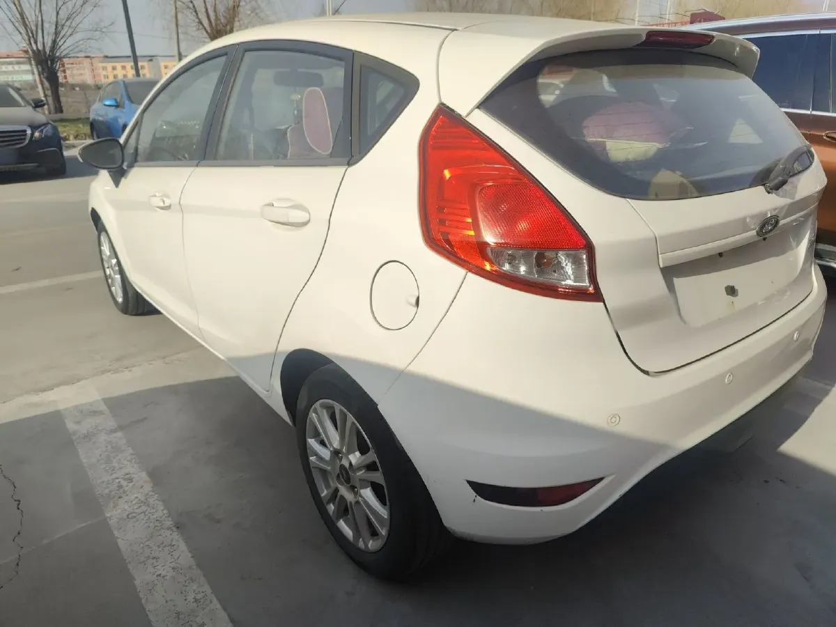 2013 Ford Fiesta 1.5L 110HP L4 6DCT,autocango,china used car exporter,china ev exporter,chinese used car exporter,chinese used ev exporter