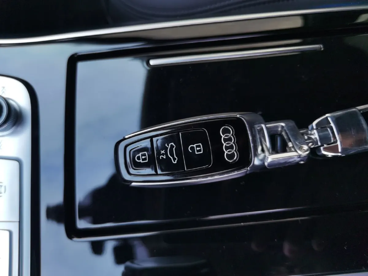 2022 Audi Q7 3.0T 340HP V6 8AT,autocango,china used car exporter,china ev exporter,chinese used car exporter,chinese used ev exporter