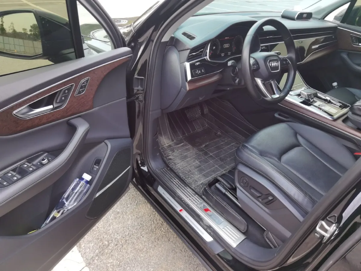 2022 Audi Q7 3.0T 340HP V6 8AT,autocango,china used car exporter,china ev exporter,chinese used car exporter,chinese used ev exporter