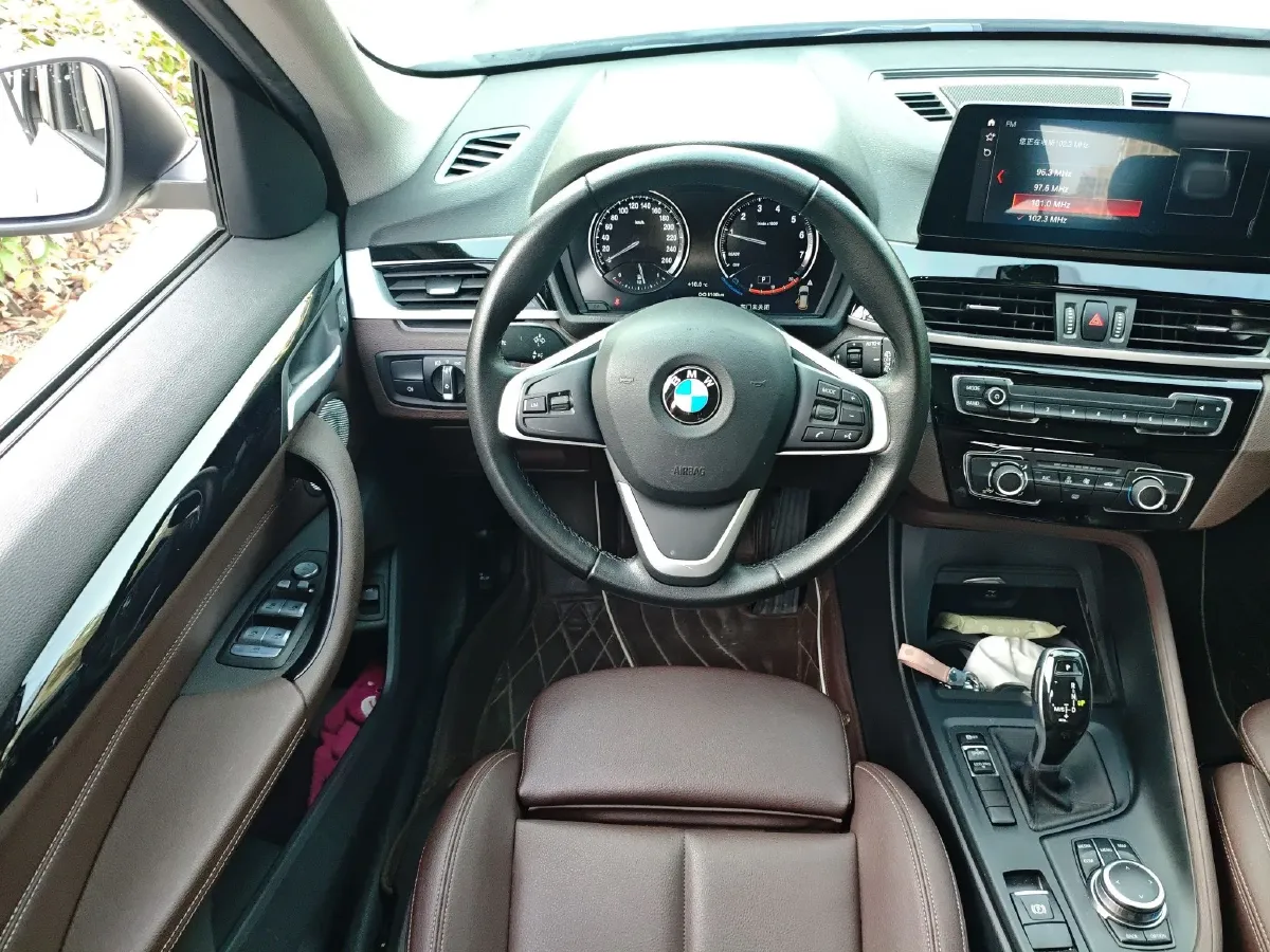 2022 BMW X1 1.5T 140HP L3 7DCT,autocango,china used car exporter,china ev exporter,chinese used car exporter,chinese used ev exporter