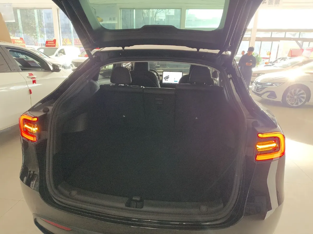 2022 Tesla Model Y BEV 60KWH,autocango,china used car exporter,china ev exporter,chinese used car exporter,chinese used ev exporter