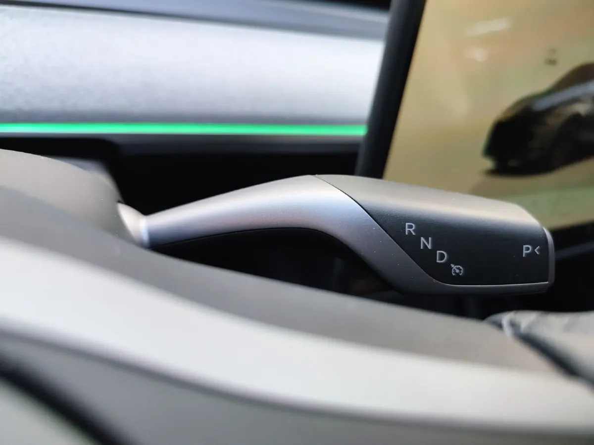 2024 Tesla Model Y BEV 60KWH,autocango,china used car exporter,china ev exporter,chinese used car exporter,chinese used ev exporter