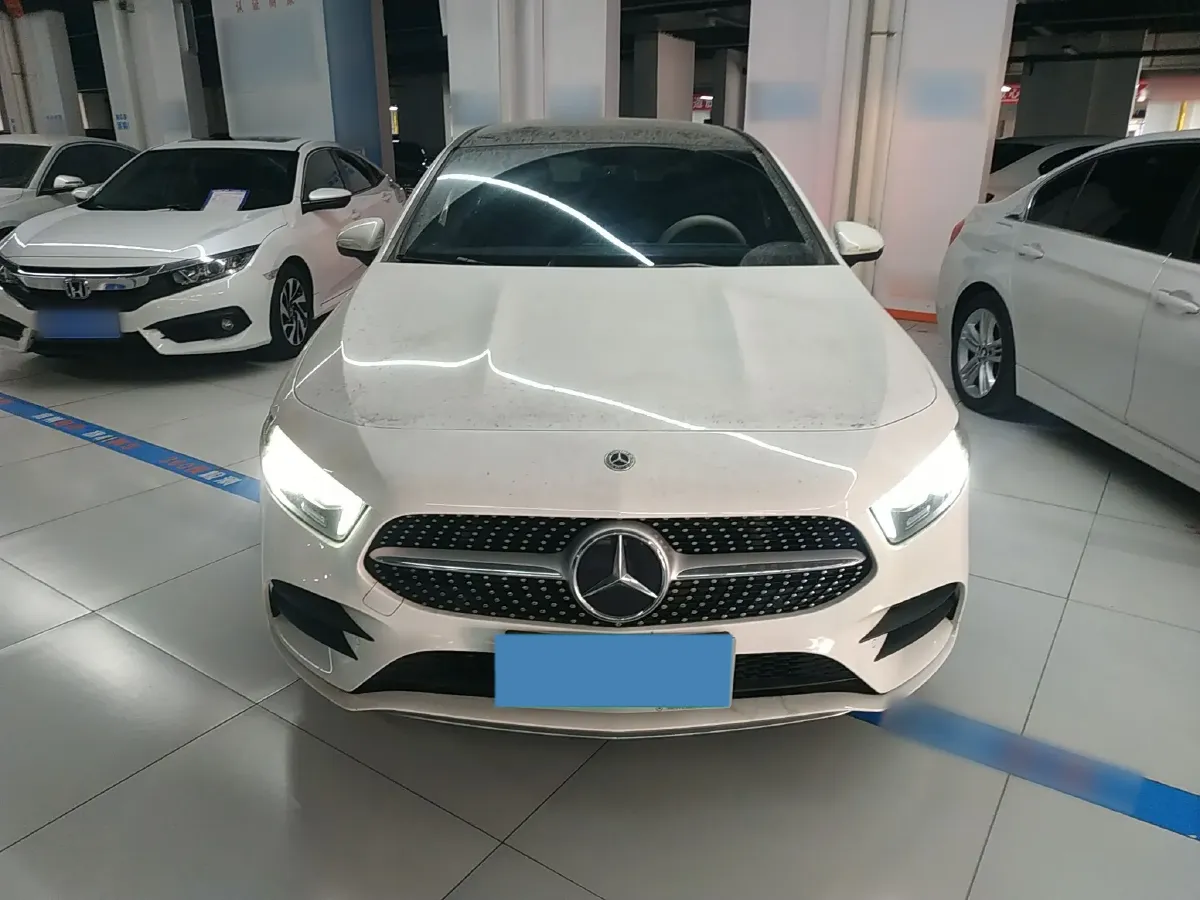 2022 Mercedes-Benz A Class 1.3T 163HP L4 7DCT,autocango,china used car exporter,china ev exporter,chinese used car exporter,chinese used ev exporter