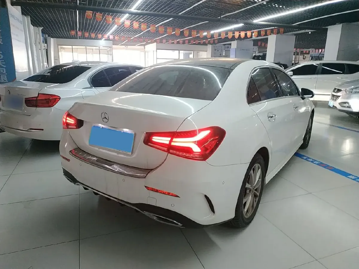 2022 Mercedes-Benz A Class 1.3T 163HP L4 7DCT,autocango,china used car exporter,china ev exporter,chinese used car exporter,chinese used ev exporter