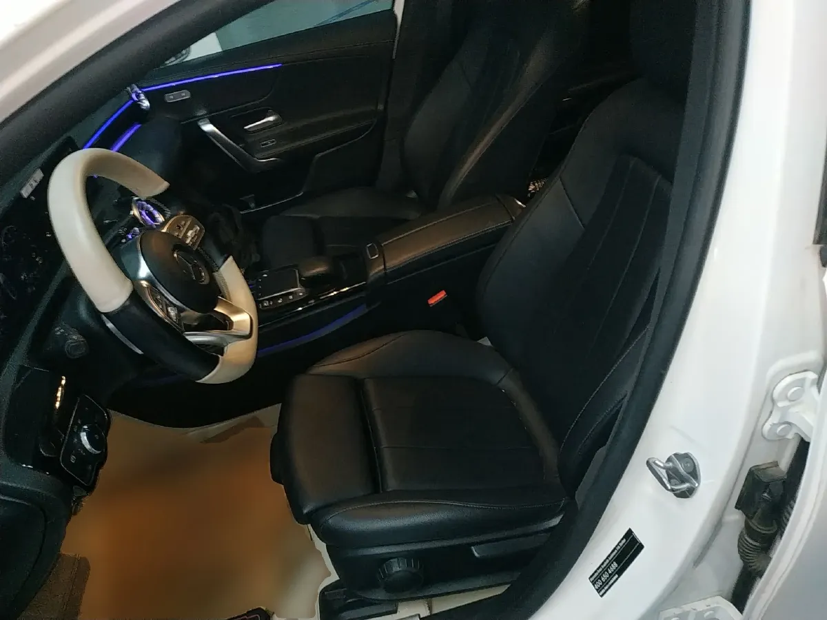 2022 Mercedes-Benz A Class 1.3T 163HP L4 7DCT,autocango,china used car exporter,china ev exporter,chinese used car exporter,chinese used ev exporter