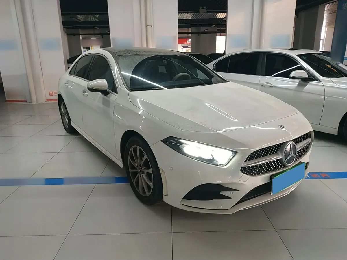 2022 Mercedes-Benz A Class 1.3T 163HP L4 7DCT,autocango,china used car exporter,china ev exporter,chinese used car exporter,chinese used ev exporter