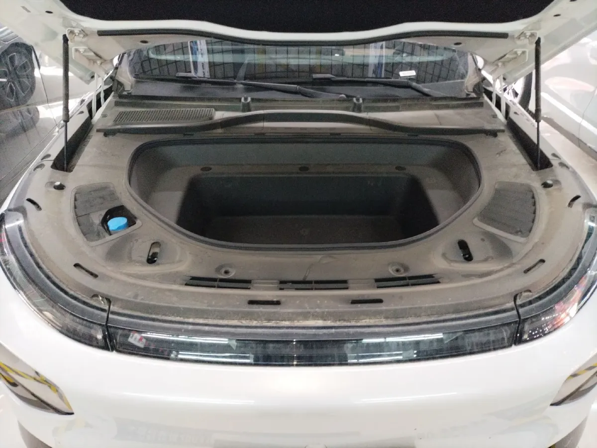 2025 Xpeng G9 BEV 79KWH,autocango,china used car exporter,china ev exporter,chinese used car exporter,chinese used ev exporter