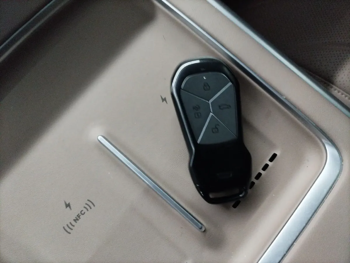 2025 Xpeng G9 BEV 79KWH,autocango,china used car exporter,china ev exporter,chinese used car exporter,chinese used ev exporter