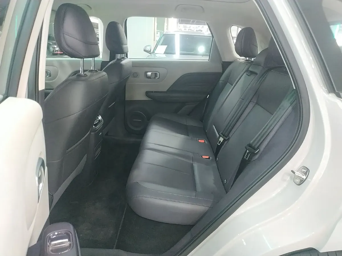 2025 Leapmotor B10 BEV 56.2KWH,autocango,china used car exporter,china ev exporter,chinese used car exporter,chinese used ev exporter