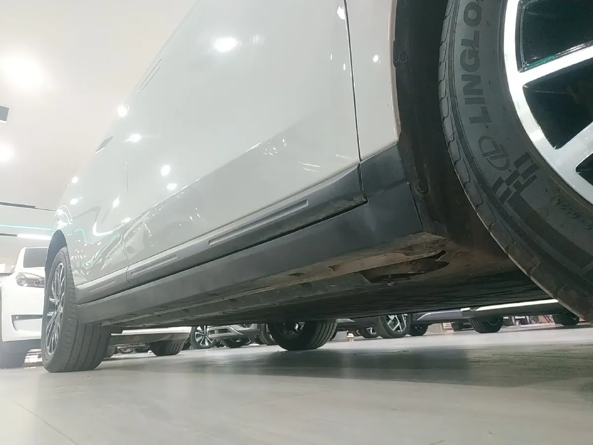 2025 Leapmotor B10 BEV 56.2KWH,autocango,china used car exporter,china ev exporter,chinese used car exporter,chinese used ev exporter