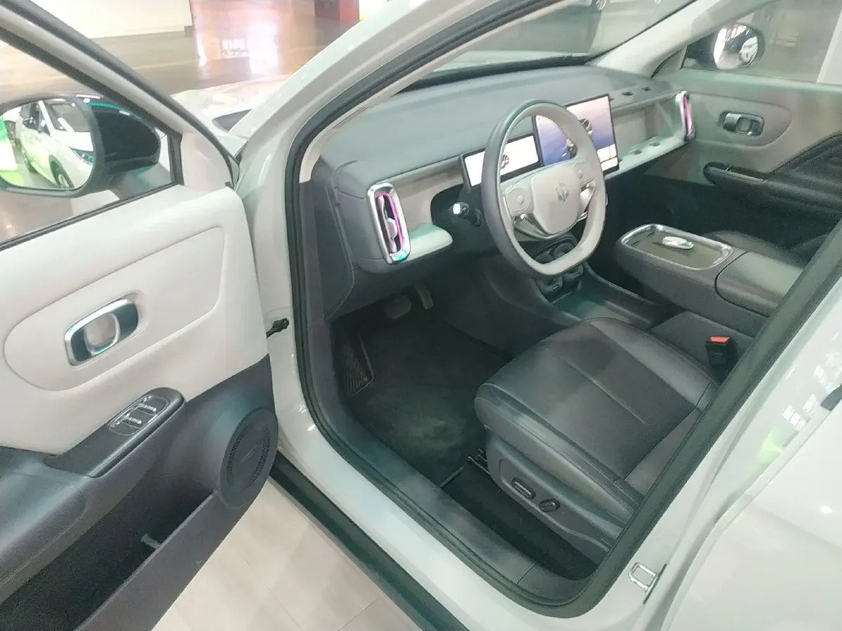 2025 Leapmotor B10 BEV 56.2KWH,autocango,china used car exporter,china ev exporter,chinese used car exporter,chinese used ev exporter