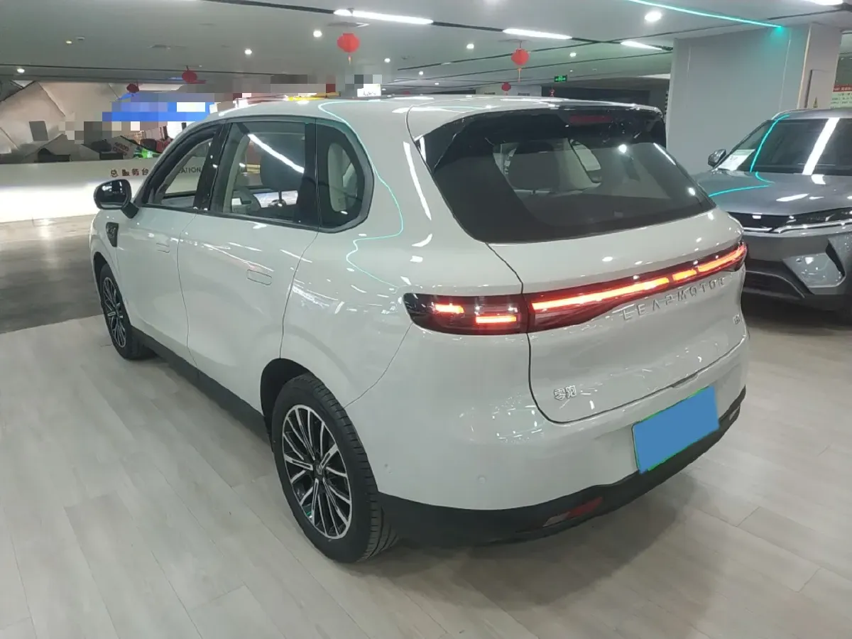 2025 Leapmotor B10 BEV 56.2KWH,autocango,china used car exporter,china ev exporter,chinese used car exporter,chinese used ev exporter