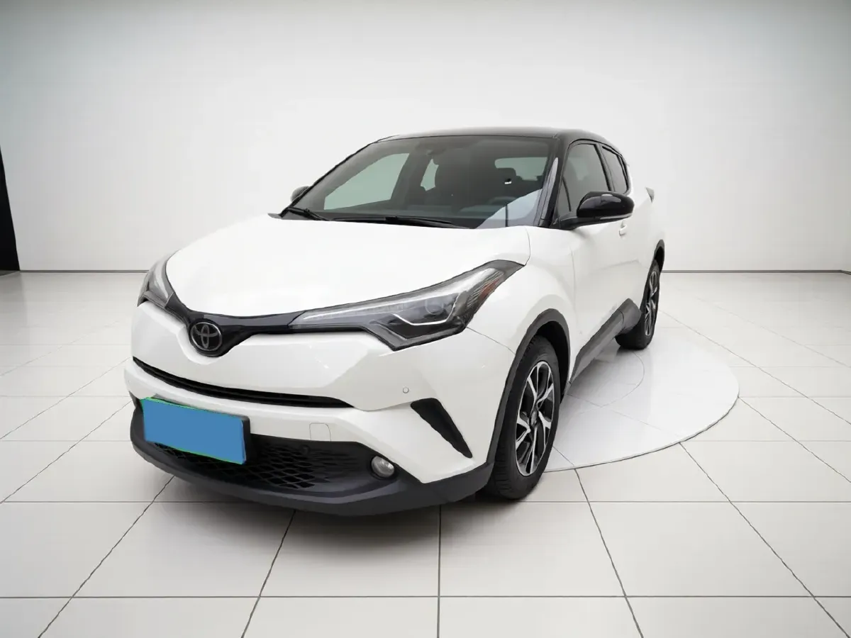 2018 Toyota C-HR 2.0L 171HP L4 CVT,autocango,china used car exporter,china ev exporter,chinese used car exporter,chinese used ev exporter