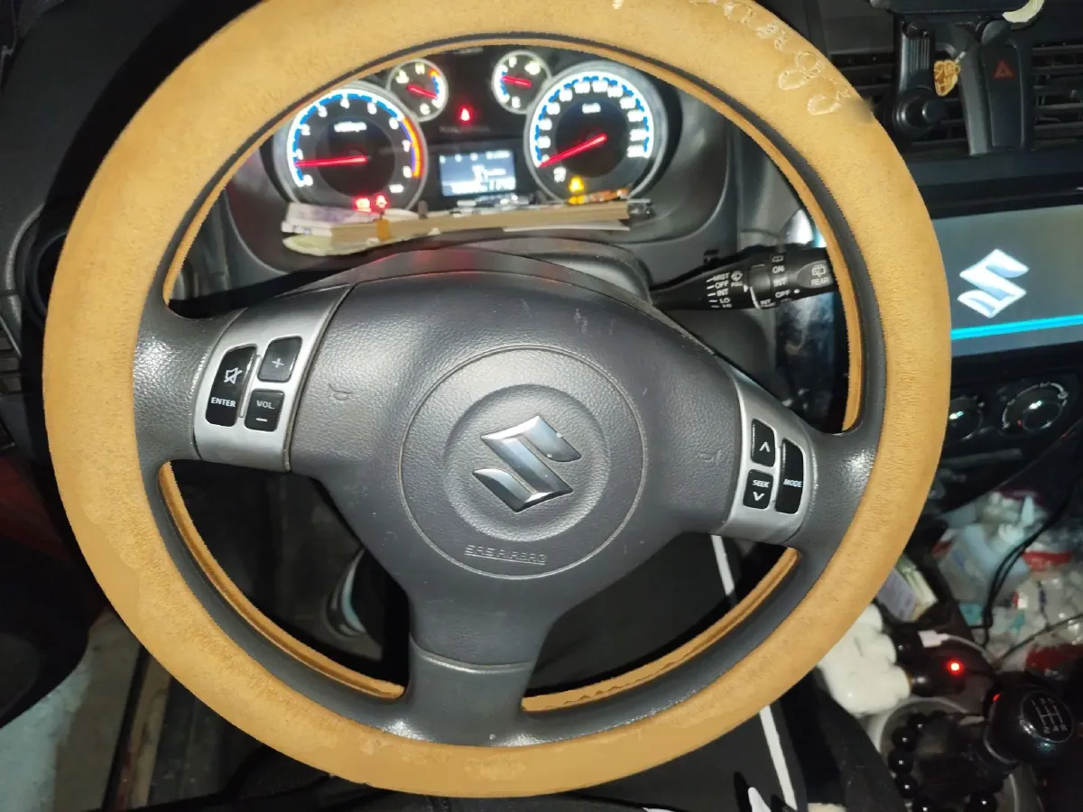 2011 Suzuki SX4 1.6L 109HP L4 5MT,autocango,china used car exporter,china ev exporter,chinese used car exporter,chinese used ev exporter