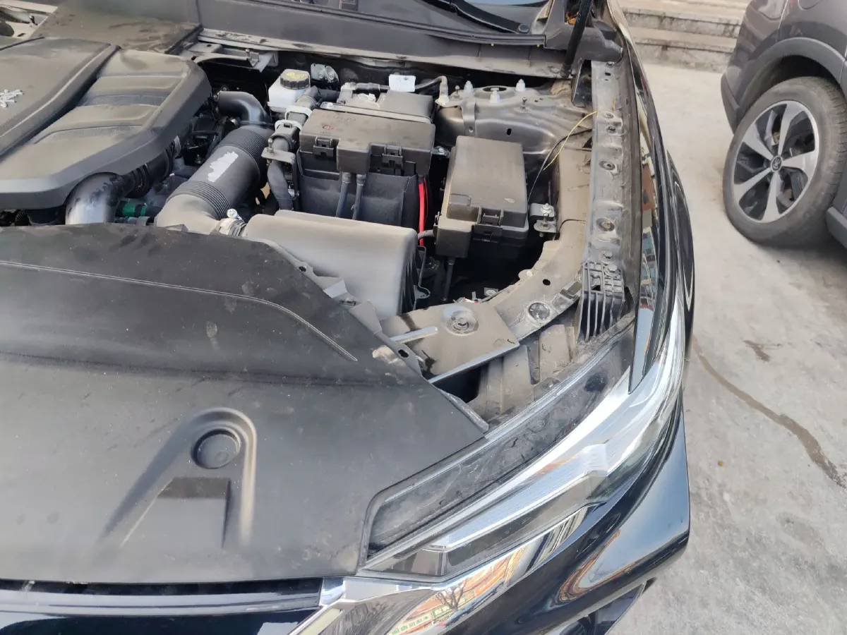 2022 HongQi HS5 2.0T 224HP L4 6AT,autocango,china used car exporter,china ev exporter,chinese used car exporter,chinese used ev exporter