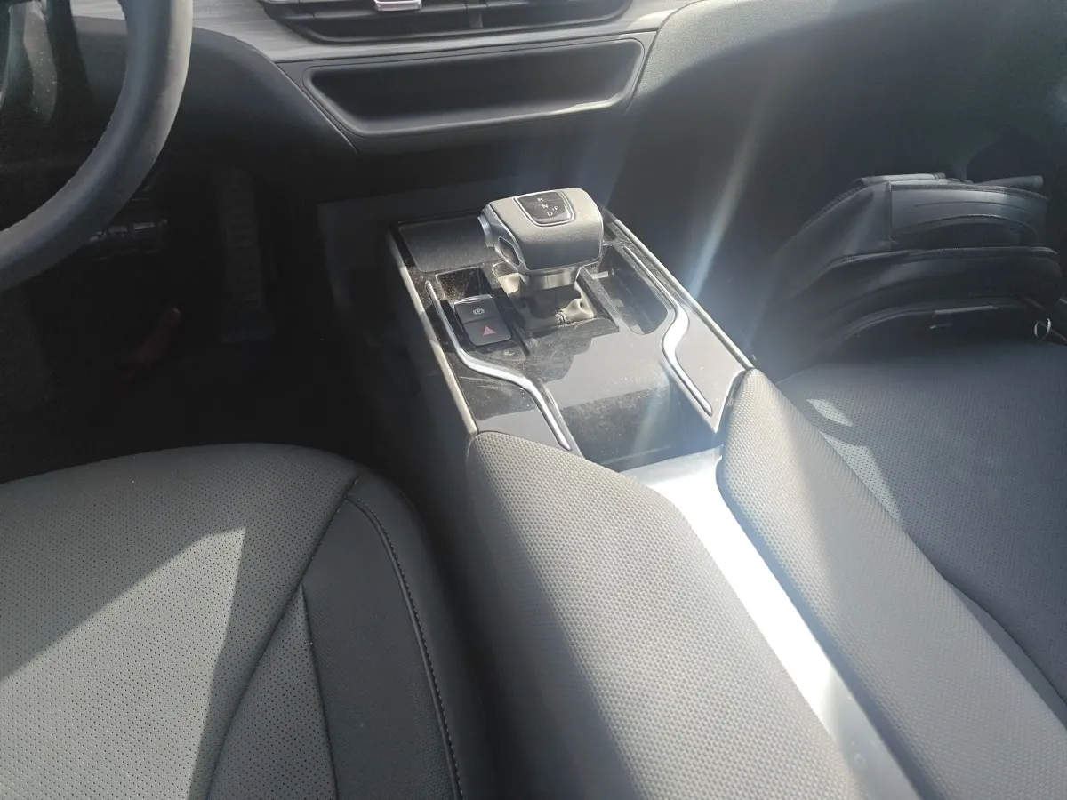 2024 HongQi E-QM5 BEV 60KWH,autocango,china used car exporter,china ev exporter,chinese used car exporter,chinese used ev exporter