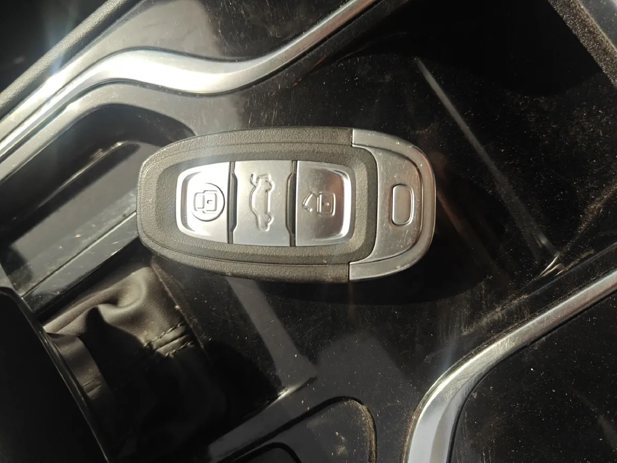 2024 HongQi E-QM5 BEV 60KWH,autocango,china used car exporter,china ev exporter,chinese used car exporter,chinese used ev exporter