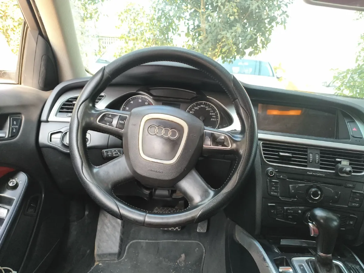 2012 Audi A4L 2.0T 180HP L4 CVT,autocango,china used car exporter,china ev exporter,chinese used car exporter,chinese used ev exporter