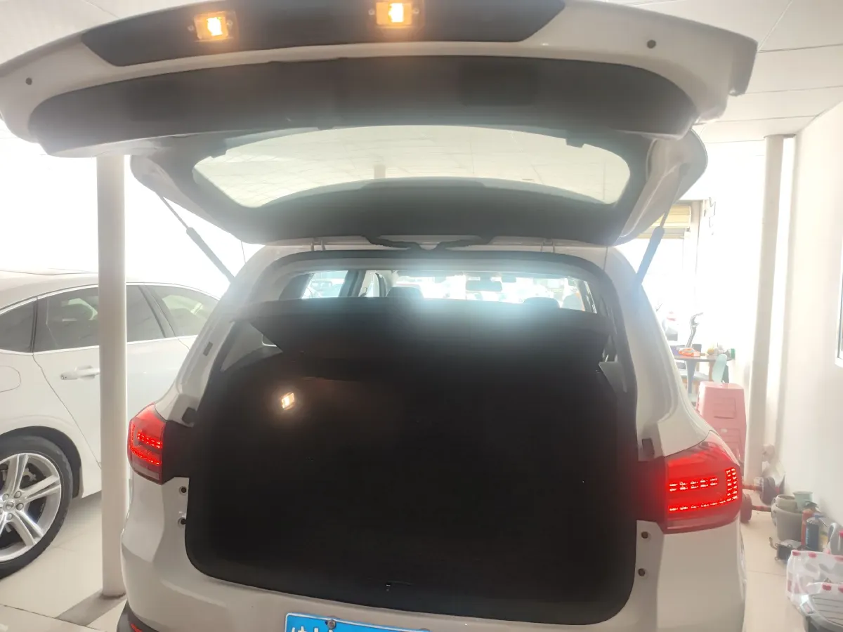 2016 Volkswagen Tiguan 1.8T 160HP L4 6AT,autocango,china used car exporter,china ev exporter,chinese used car exporter,chinese used ev exporter