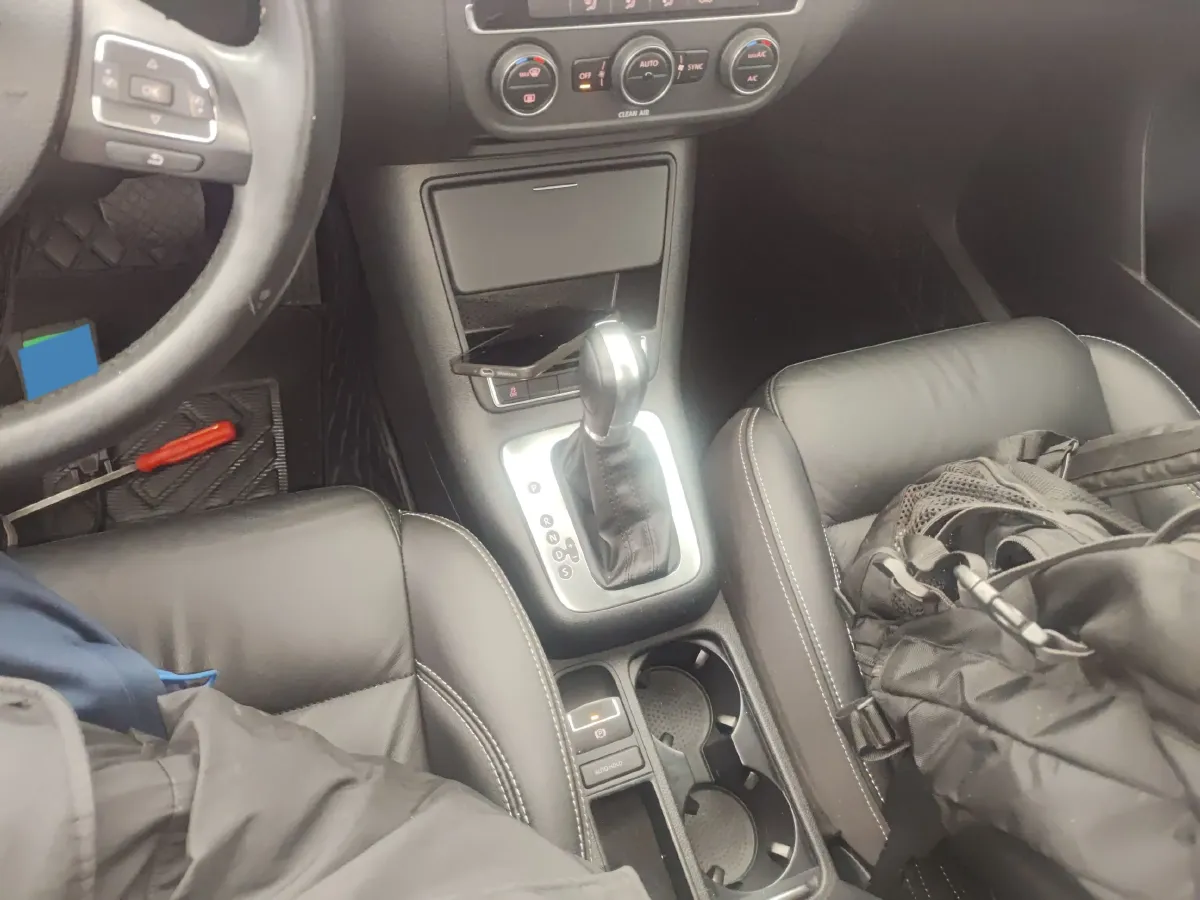 2016 Volkswagen Tiguan 1.8T 160HP L4 6AT,autocango,china used car exporter,china ev exporter,chinese used car exporter,chinese used ev exporter