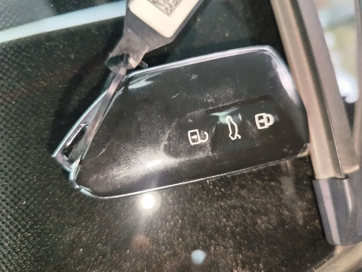 2024 Volkswagen ID.UNYX 06 BEV 82.4KWH,autocango,china used car exporter,china ev exporter,chinese used car exporter,chinese used ev exporter