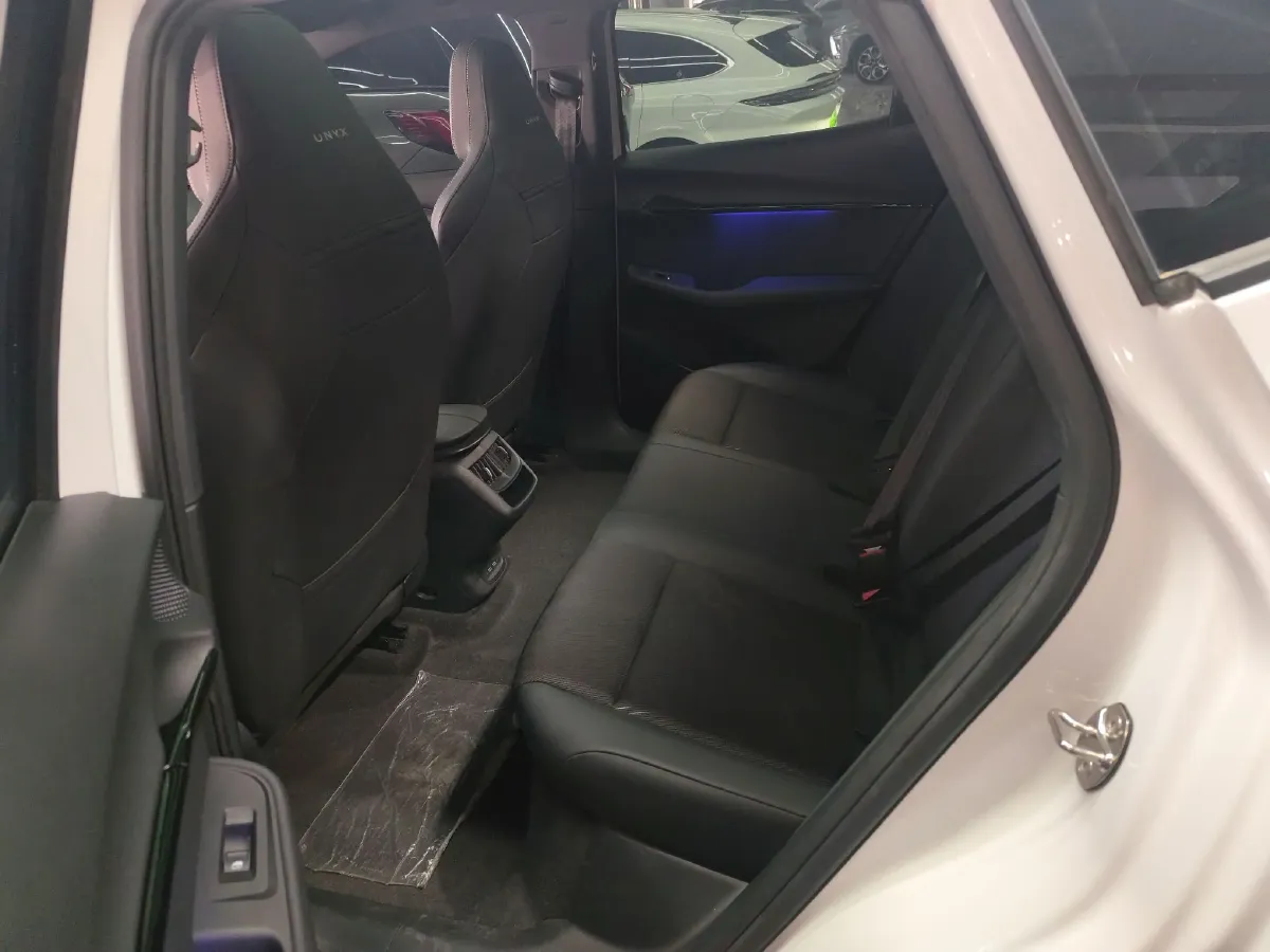 2024 Volkswagen ID.UNYX 06 BEV 82.4KWH,autocango,china used car exporter,china ev exporter,chinese used car exporter,chinese used ev exporter