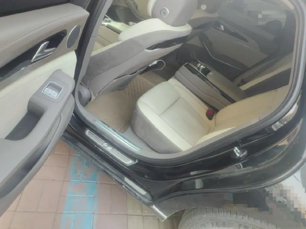 2020 HongQi H9 2.0T 252HP L4 7DCT,autocango,china used car exporter,china ev exporter,chinese used car exporter,chinese used ev exporter