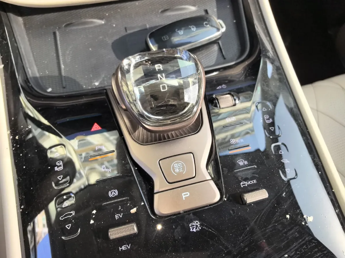 2022 Denza D9 1.5T 139HP L4 E-CVT PHEV 40.06KWH,autocango,china used car exporter,china ev exporter,chinese used car exporter,chinese used ev exporter