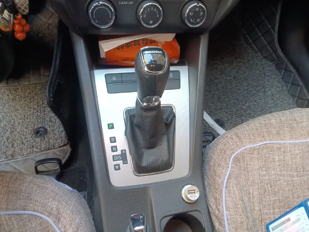 2017 Skoda Octavia 1.6L 110HP L4 6AT,autocango,china used car exporter,china ev exporter,chinese used car exporter,chinese used ev exporter