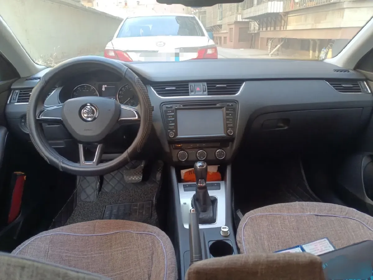 2017 Skoda Octavia 1.6L 110HP L4 6AT,autocango,china used car exporter,china ev exporter,chinese used car exporter,chinese used ev exporter